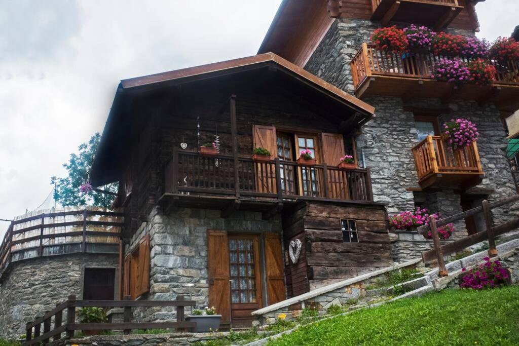 Chalet Indipendente In Centro A Valtournenche Eksteriør bilde